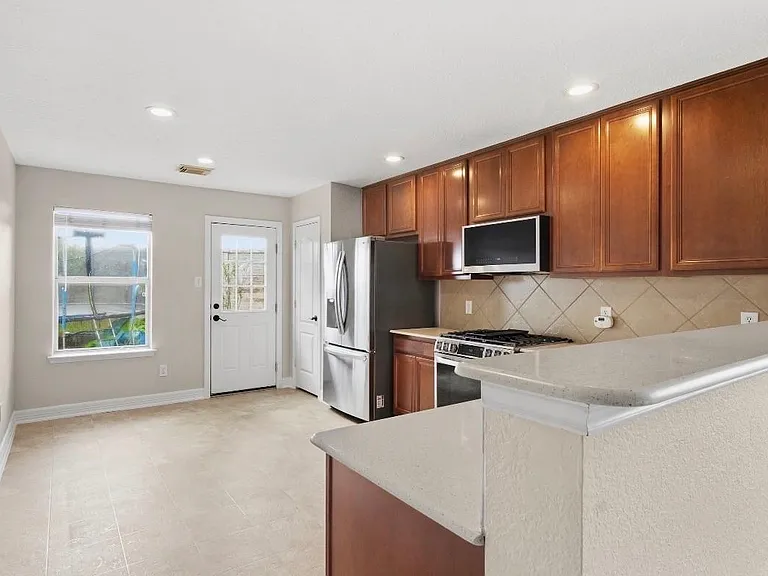 3638 Fuller Bluff Dr — Photo 8