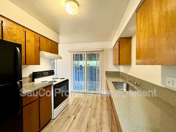 4th image of 2737 Maywood Dr
