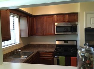 911 Sweetbriar Rd, Morrisville, PA 19067