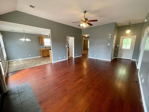 5th image of 996 Cindy Jo Ct