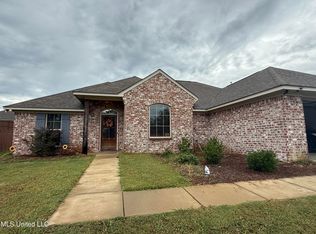 121 Rotherfield Pl, Canton, MS 39046