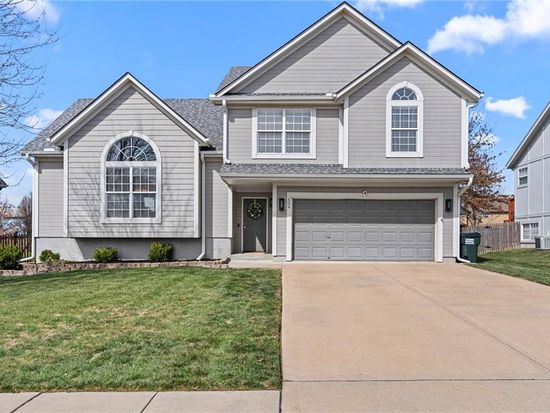 504 E Acorn St, Gardner, KS 66030