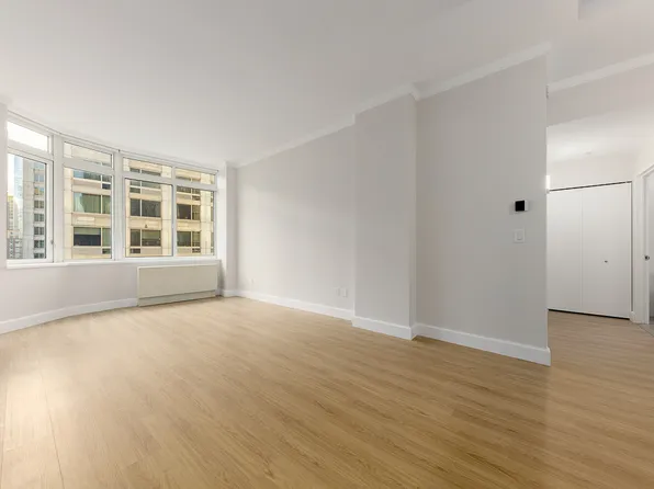 140 Riverside Boulevard 327 image 1 of 5