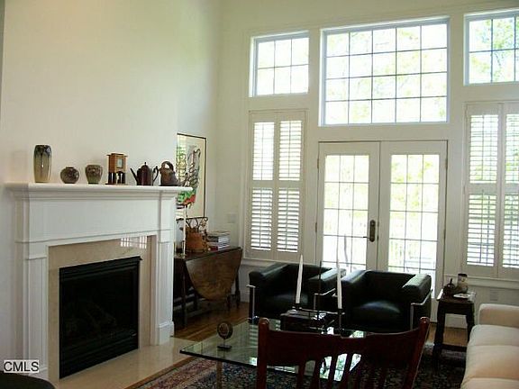 2nd image of 230 Hunter Dr