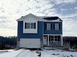 100 Crabapple Ln, Beaver Falls, PA