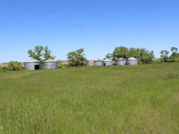 38th St NE, Maddock, ND 58348