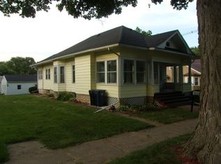 404 E 4th St, Tipton, IA 52772