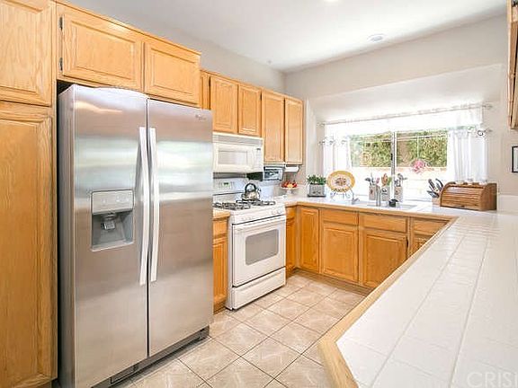 4th image of 28366 Evergreen Ln