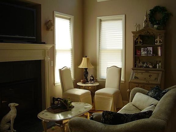 Living Room/Keeping Room