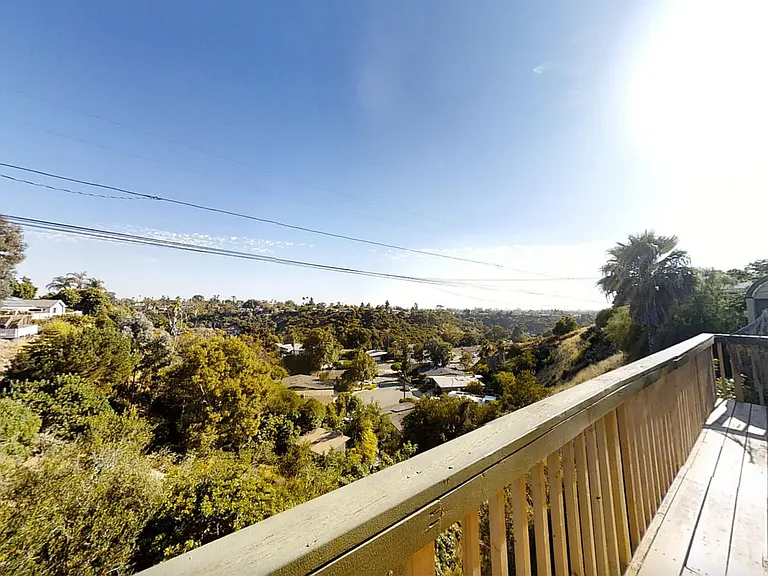5539-5541 Dorothy Dr — Photo 2