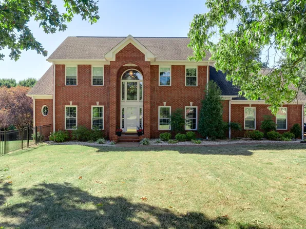 1024 Cherry Springs Dr, Cottontown, TN 37048