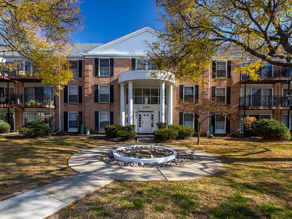 1st image of 5300 Carriageway Dr APT 212