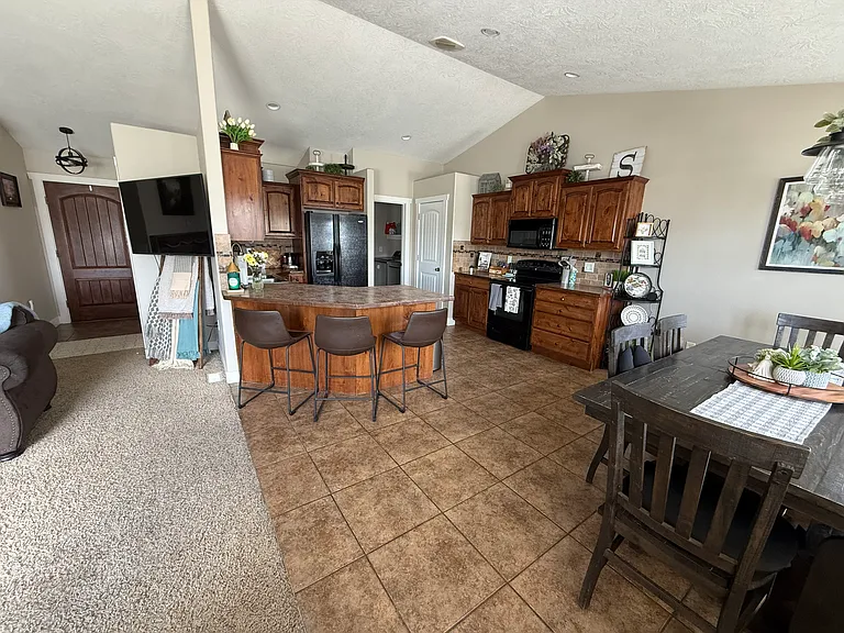 1389 Kiersten Dr — Photo 7