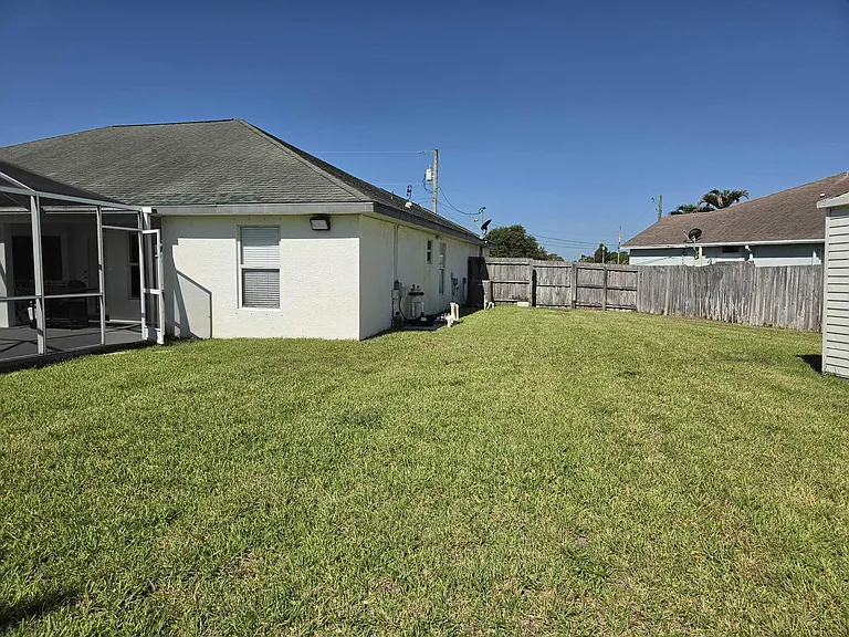 4001 SW Winslow St — Photo 17