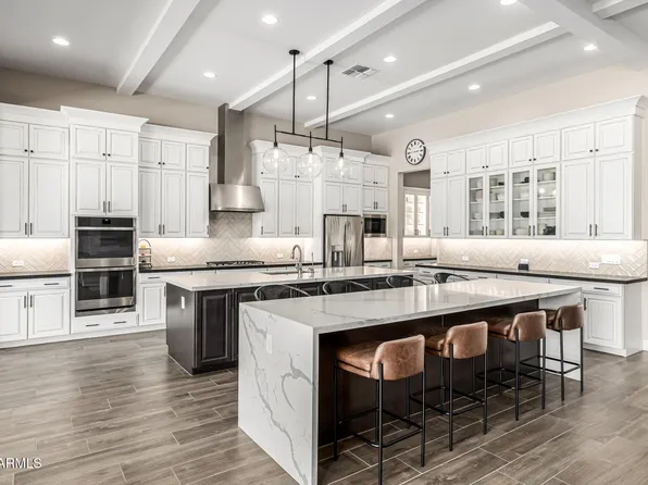 6335 S COBBLESTONE Street, Gilbert, AZ 85298