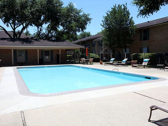 2nd image of 2700 Ambassador Caffery Pkwy APT 49