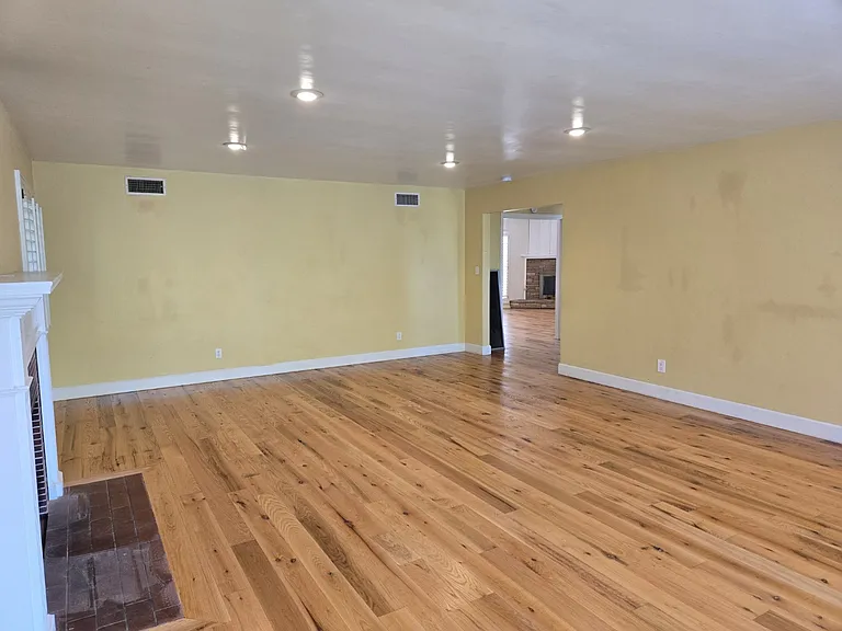 4971 Cresita Dr — Photo 4