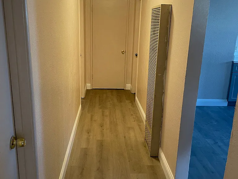 2404 Strivens Ave — Photo 5