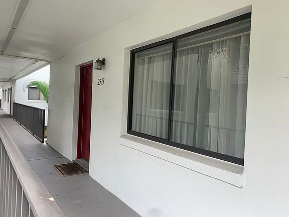2nd image of 2533 Oak Park Way