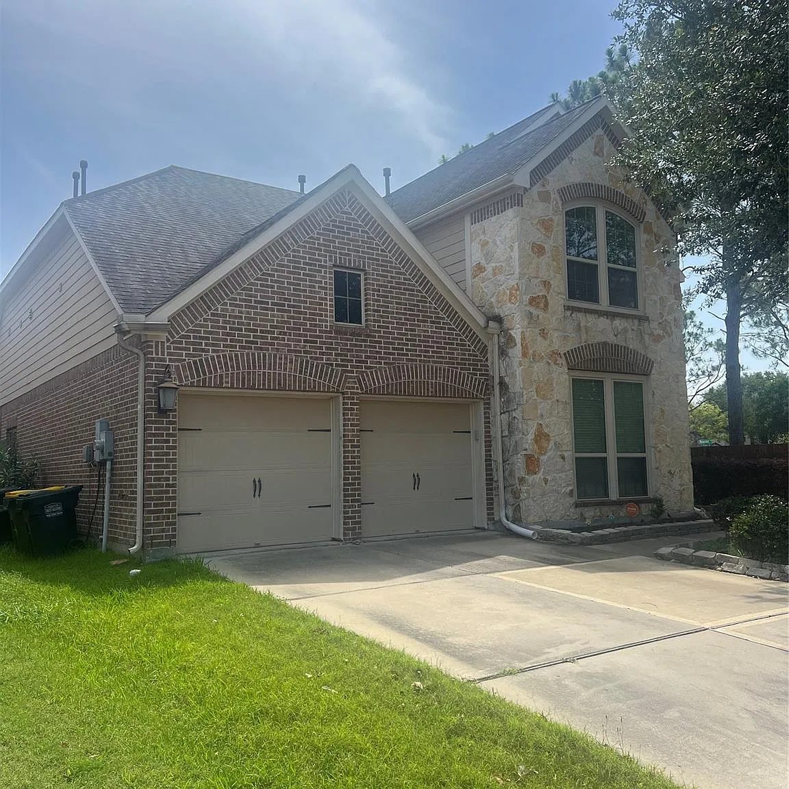 4 bed, 3.5 bath, 3102 sqft, $3,499 — Photo 1