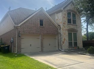 2911 Meadows Pond Ln, Pearland, TX 77584