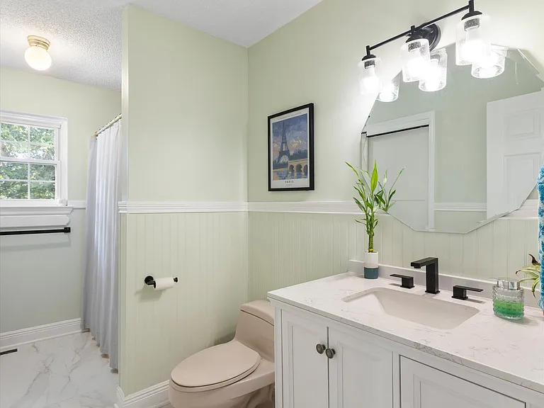 8410 Smoketree Cir — Photo 16