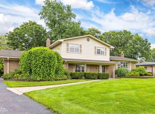 54372 Queens Row, Shelby Township, MI 48316