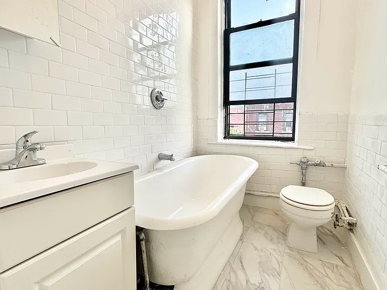 679 48th St #4B — Photo 17
