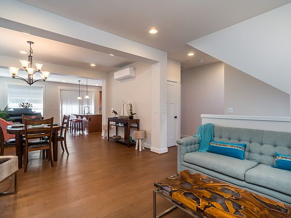 5th image of 1325 Greenwich Walk NE #28-6