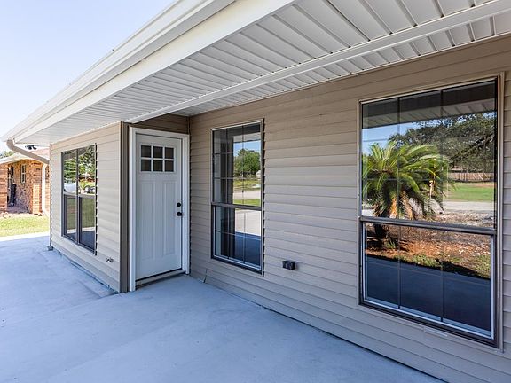 3rd image of 2625 Saba Ln