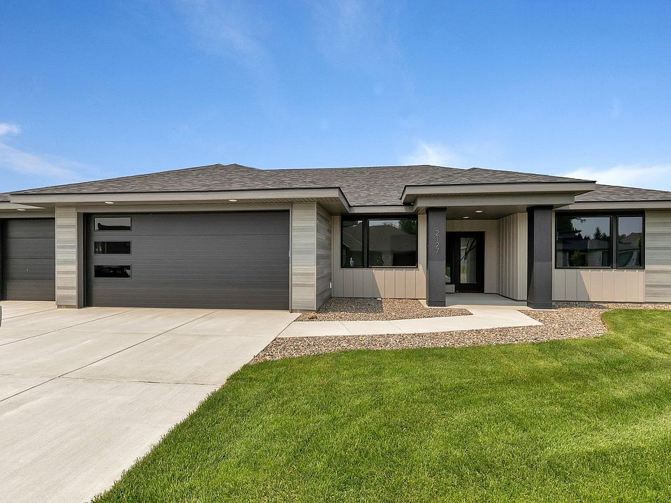 1st image of 2127 Tamarack Dr