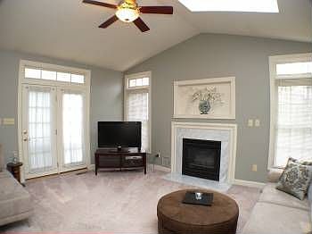 3rd image of 103 Cherry Hill Ln