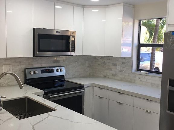 3rd image of 10821 NW 7th St APT 11