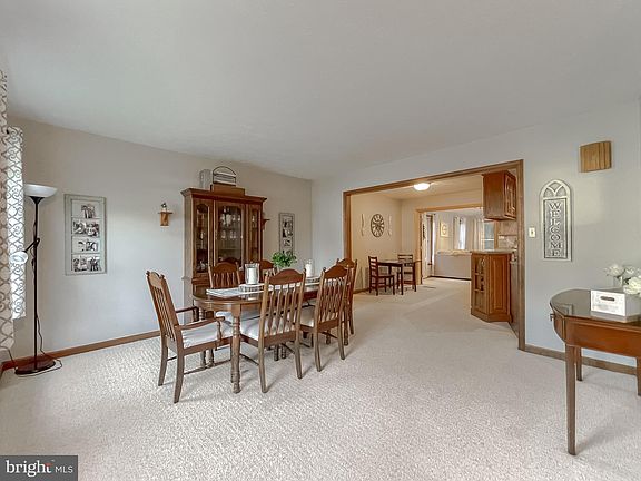 2nd image of 20898 Mauvy Moss Pl