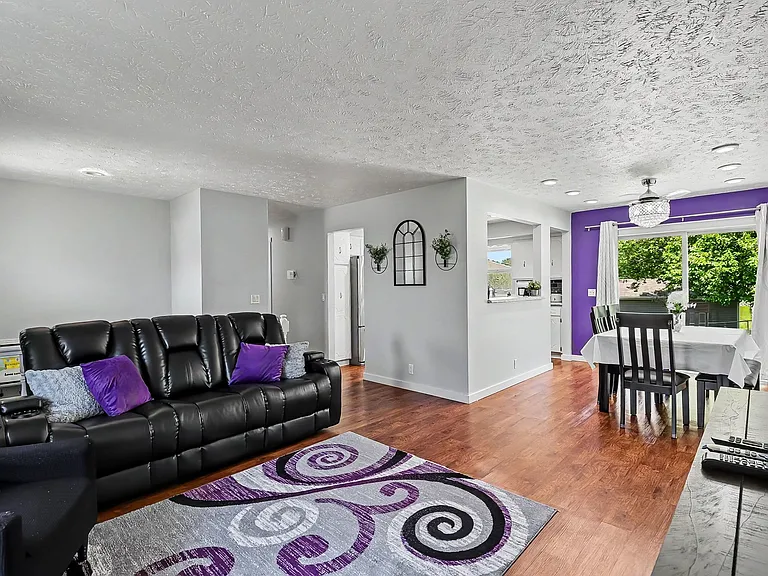 15342 Monroe St — Photo 10