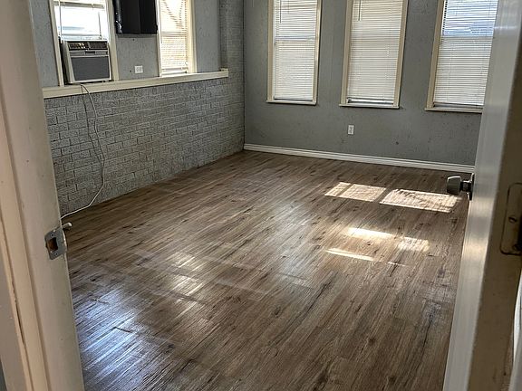5th image of 307 White Ave