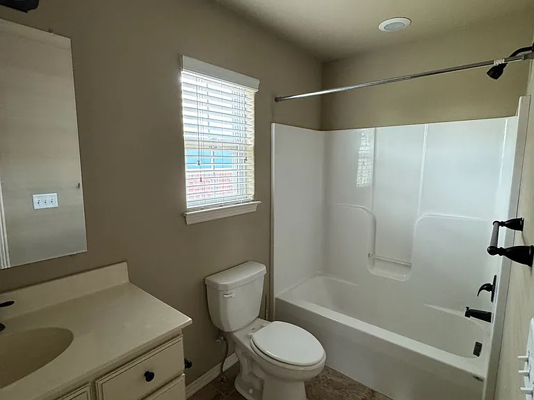 4157 W Bradstreet Ln — Photo 9