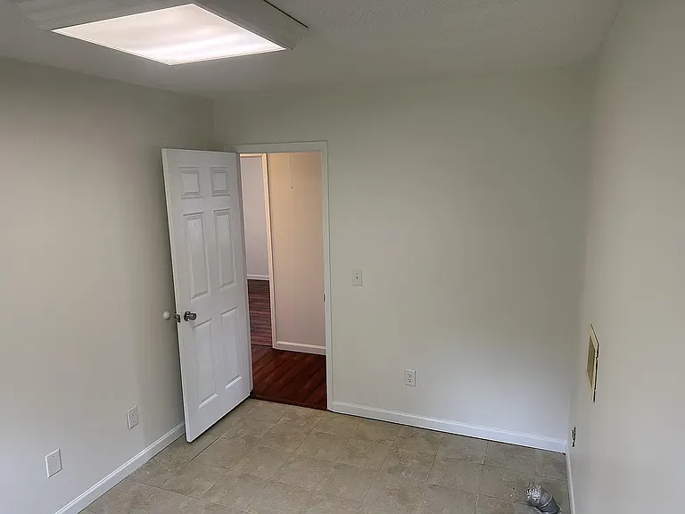 Utility Room with washer/dryer connections
