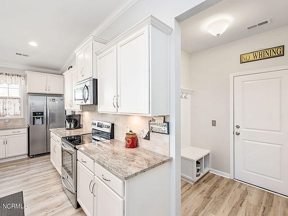 5th image of 543 Esthwaite Drive SE