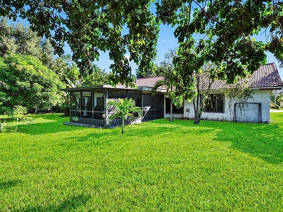 3rd image of 7817 Nutmeg Court