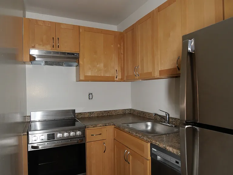 317 E 91st St #C1 — Photo 6