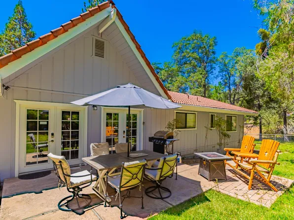 42395 Maples Ln, Oakhurst, CA 93644