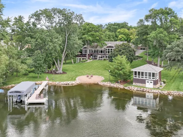 3535 Siems Ct, Saint Paul, MN 55112