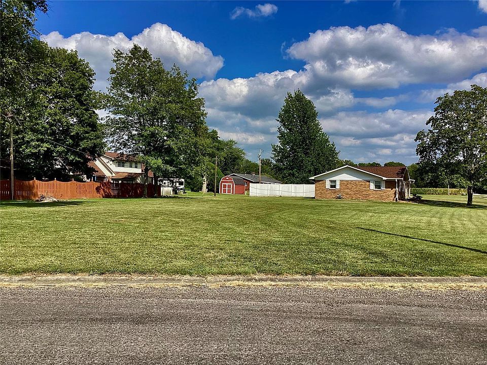 2nd image of 101 Lake Dr