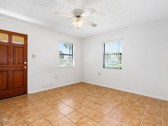 4th image of 195 Cardinal Dr #A