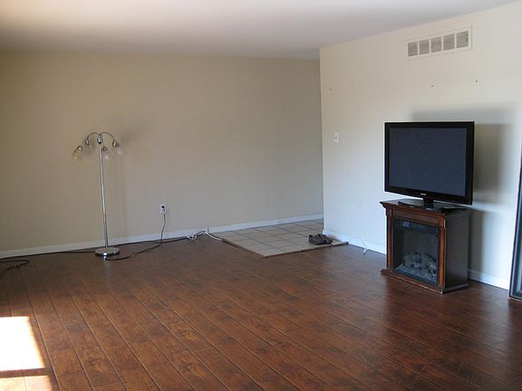 3rd image of 75 Charter Oaks Dr #3