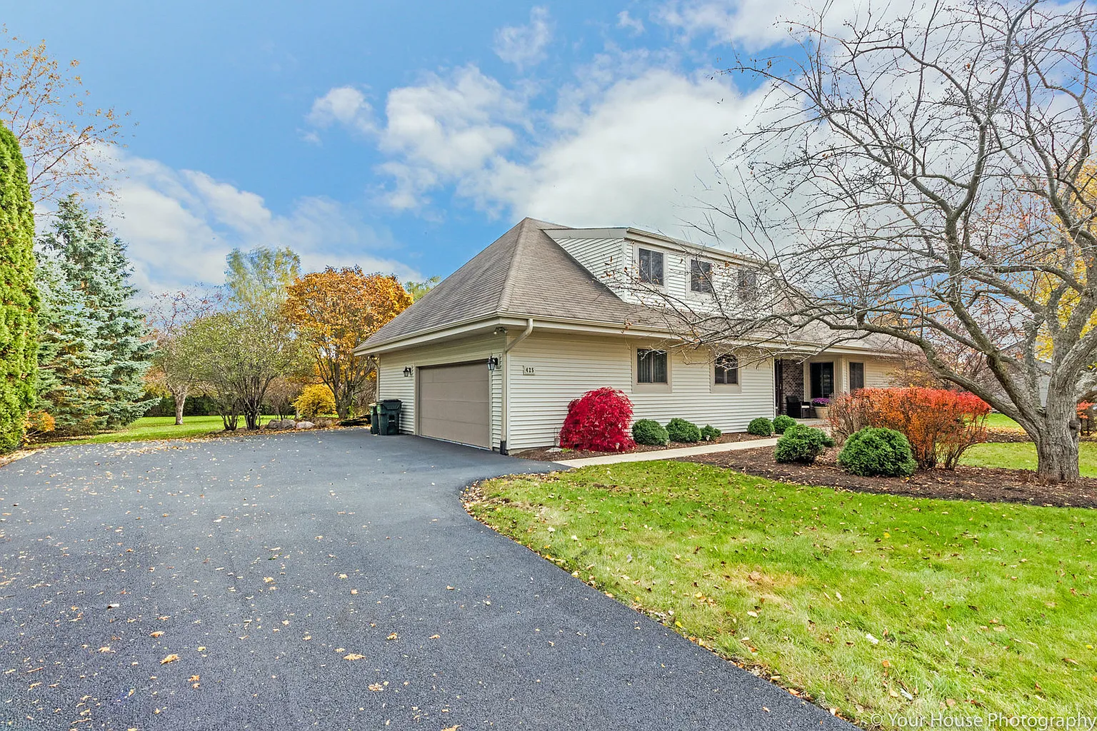 425 Prairie Ave photo 1