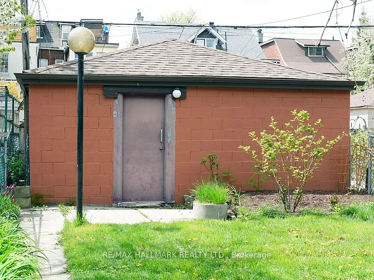 576 Ossington Ave S #2 — Photo 32