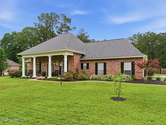3rd image of 104 Cottoncreek Dr