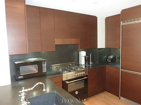 Rented by Town Residential | media 9